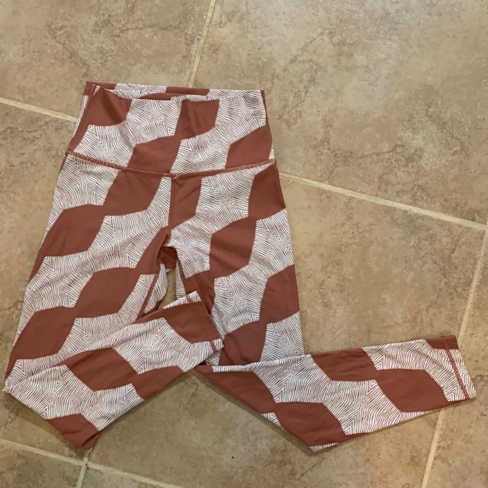Aerie Chill Play leggings. Size Medium